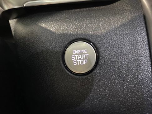 Used 2024 Kia Sorento EX w/ Panoramic Sunroof Package image 18