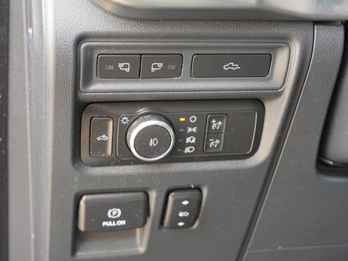 Used 2022 Ford F150 Lariat w/ Equipment Group 502A High AWD/4WD image 18