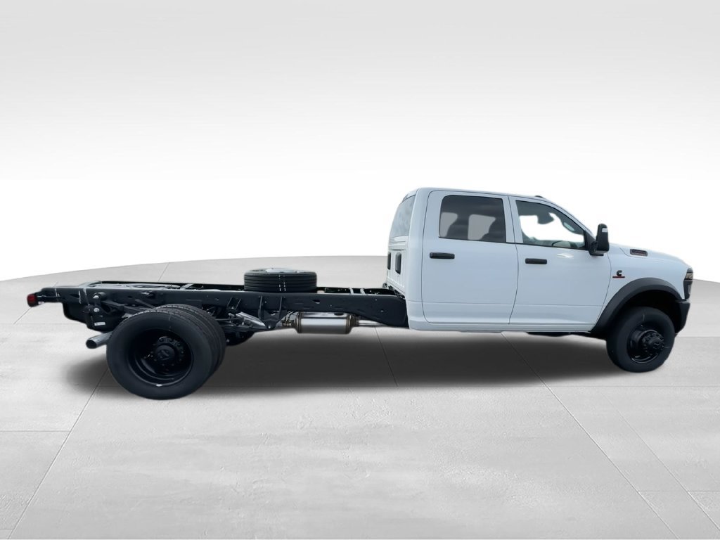 New 2026 RAM 5500 Tradesman AWD/4WD image 2