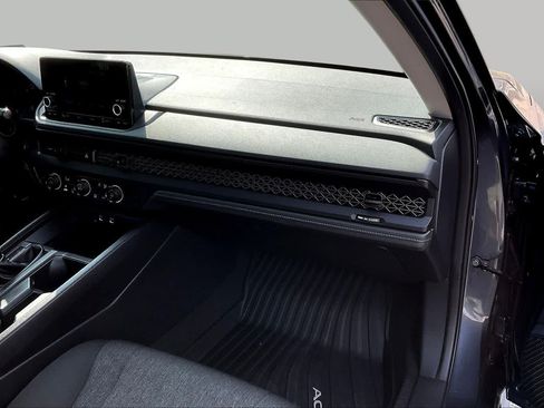 Used 2025 Honda Accord LX image 17