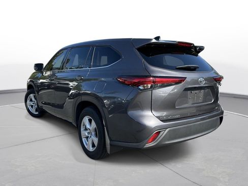 Used 2022 Toyota Highlander L image 8