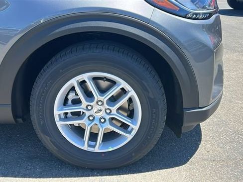 New 2026 Ford Explorer Active RWD image 9