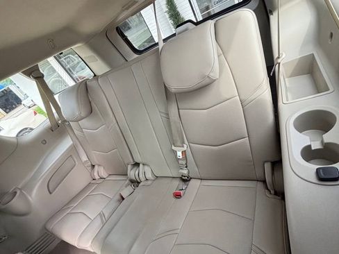Used 2020 Cadillac Escalade ESV Premium Luxury AWD/4WD image 12