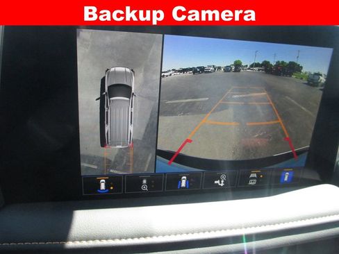 Used 2024 GMC Yukon XL AT4 w/ Technology Package AWD/4WD image 17
