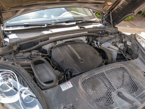 Used 2018 Porsche Macan image 51