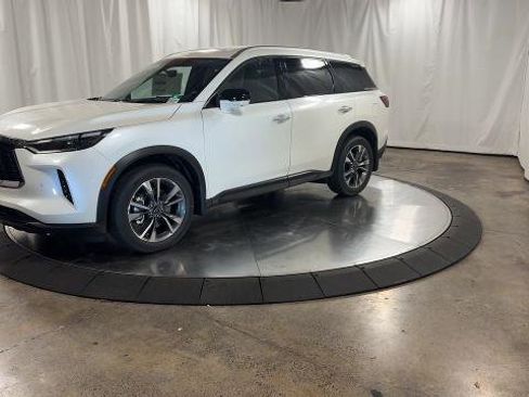 Certified 2025 INFINITI QX60 Luxe w/ Vision Package image 6