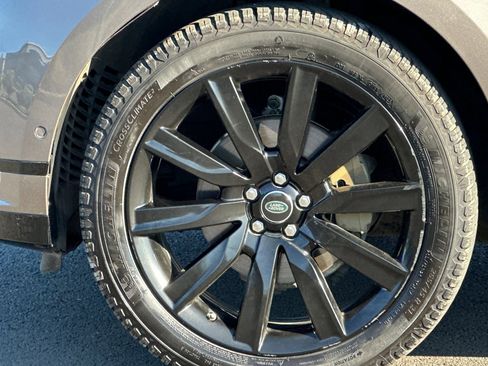 Used 2019 Land Rover Range Rover Velar R-Dynamic SE image 33