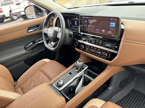 New 2026 Nissan Pathfinder Platinum w/ Cargo Package image 24