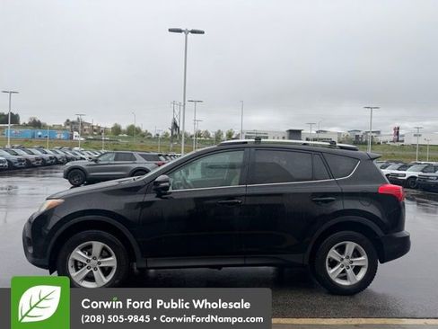 Used 2014 Toyota RAV4 XLE AWD/4WD image 4