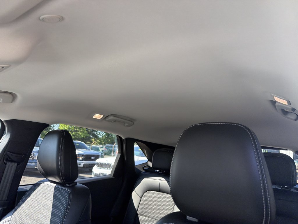 Used 2025 Ford Escape SE FWD image 28
