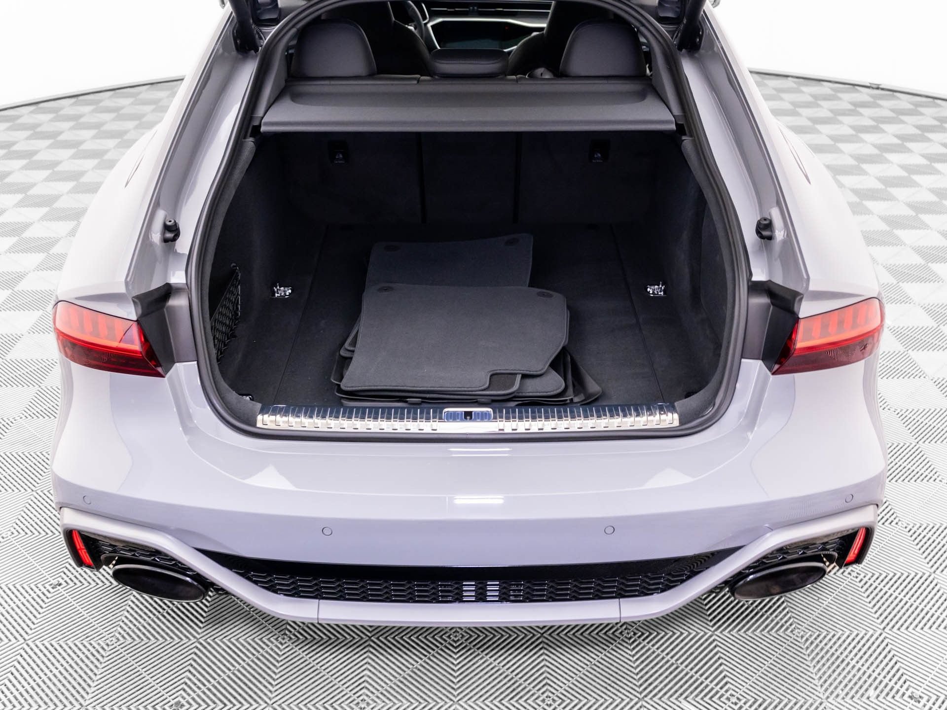 Used 2025 Audi RS 7 performance Sportback AWD/4WD image 35