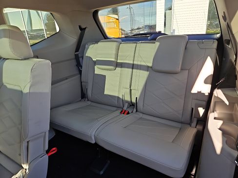 New 2026 Volkswagen Atlas SE image 10