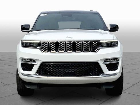 New 2025 Jeep Grand Cherokee Summit image 3