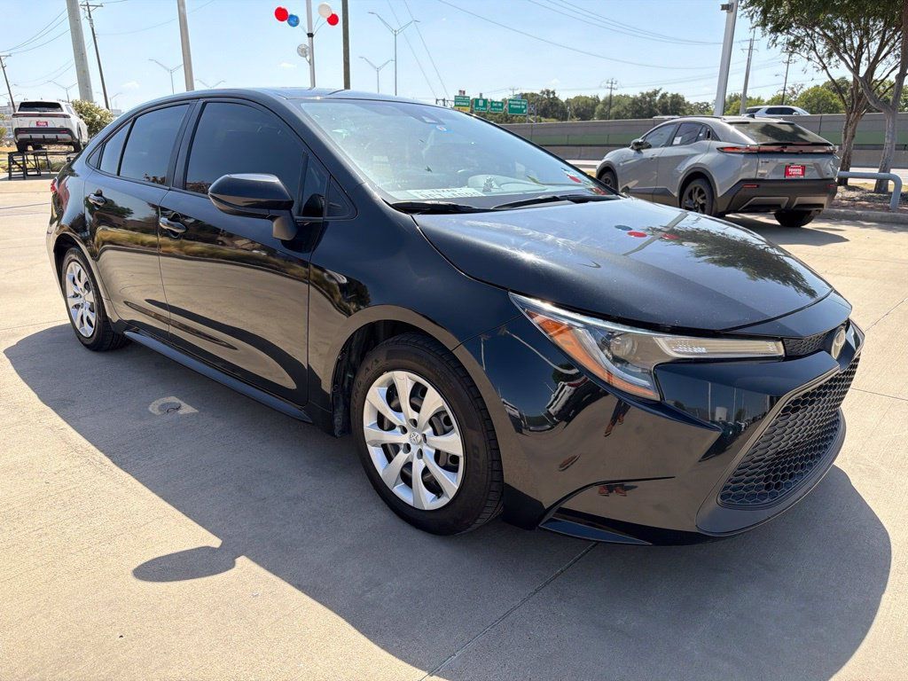 Used 2022 Toyota Corolla LE FWD image 13