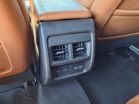 Used 2020 Cadillac XT4 Premium Luxury image 16