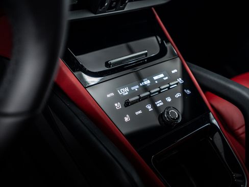 Certified 2026 Porsche Cayenne S AWD/4WD image 15