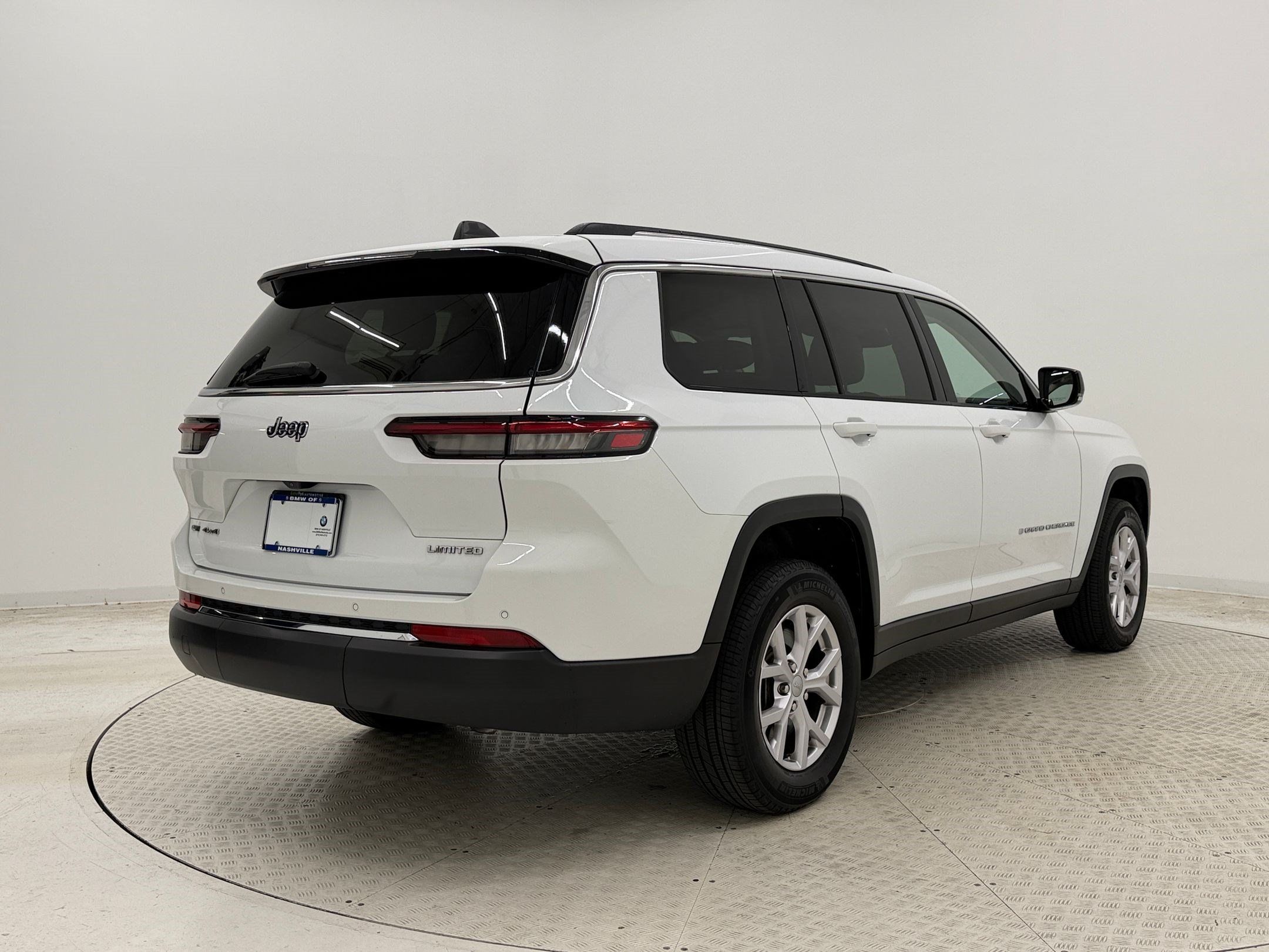 Used 2022 Jeep Grand Cherokee L Limited AWD/4WD image 9