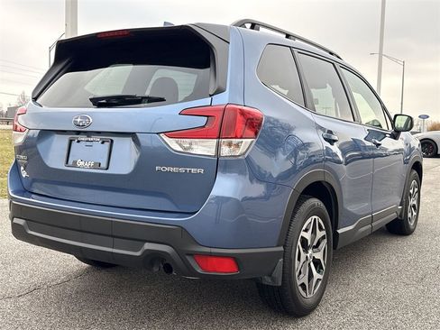 Used 2023 Subaru Forester Premium image 8