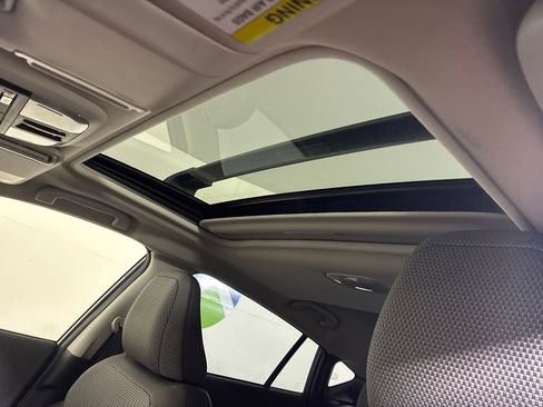 Used 2024 Subaru Crosstrek 2.0i Premium image 34