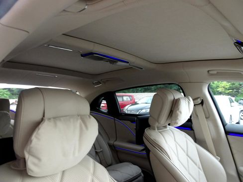 Used 2024 Mercedes-Benz Maybach S 580 4MATIC image 10