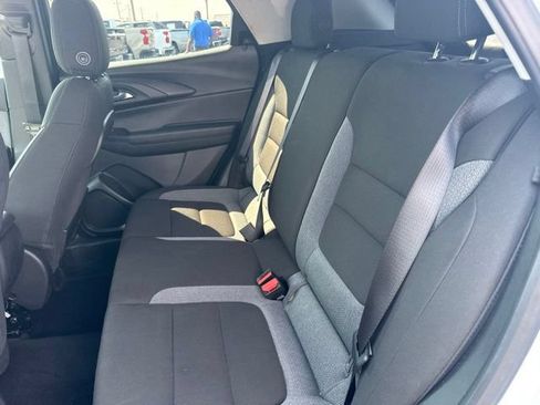 Used 2025 Chevrolet TrailBlazer LT AWD/4WD image 14