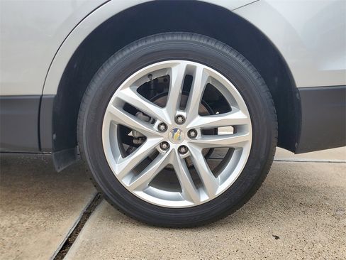 Used 2020 Chevrolet Equinox Premier image 9