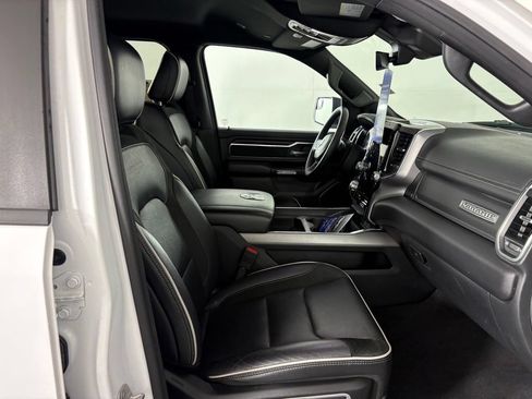 Used 2025 RAM 1500 Laramie AWD/4WD image 35