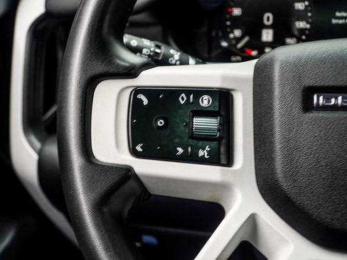 Used 2025 Land Rover Defender 110 S image 30