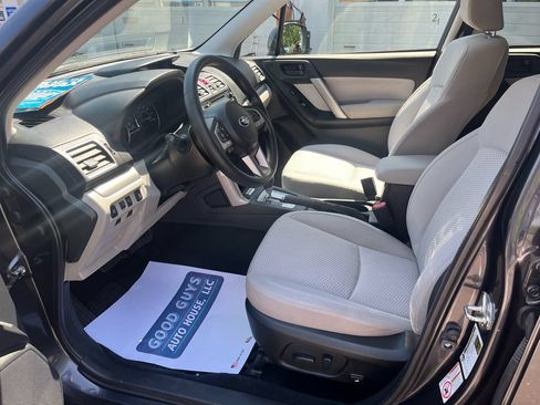 Used 2017 Subaru Forester 2.5i Premium AWD/4WD image 7
