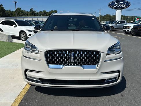 Used 2023 Lincoln Aviator Grand Touring w/ Equipment Group 301A AWD/4WD image 2