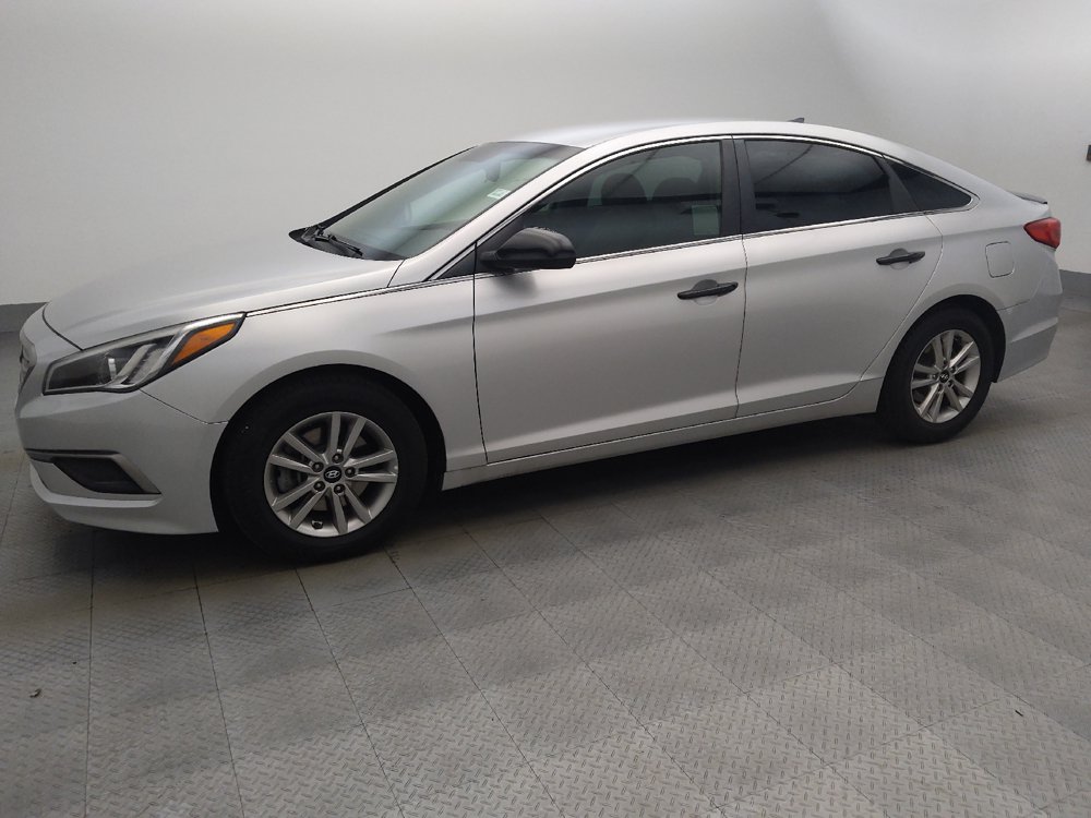 Used 2016 Hyundai Sonata SE FWD image 2