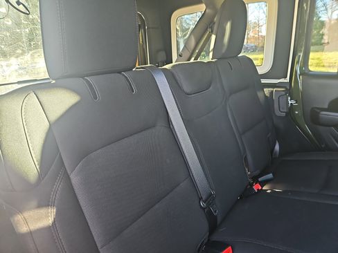 Used 2023 Jeep Wrangler Unlimited Sport image 12