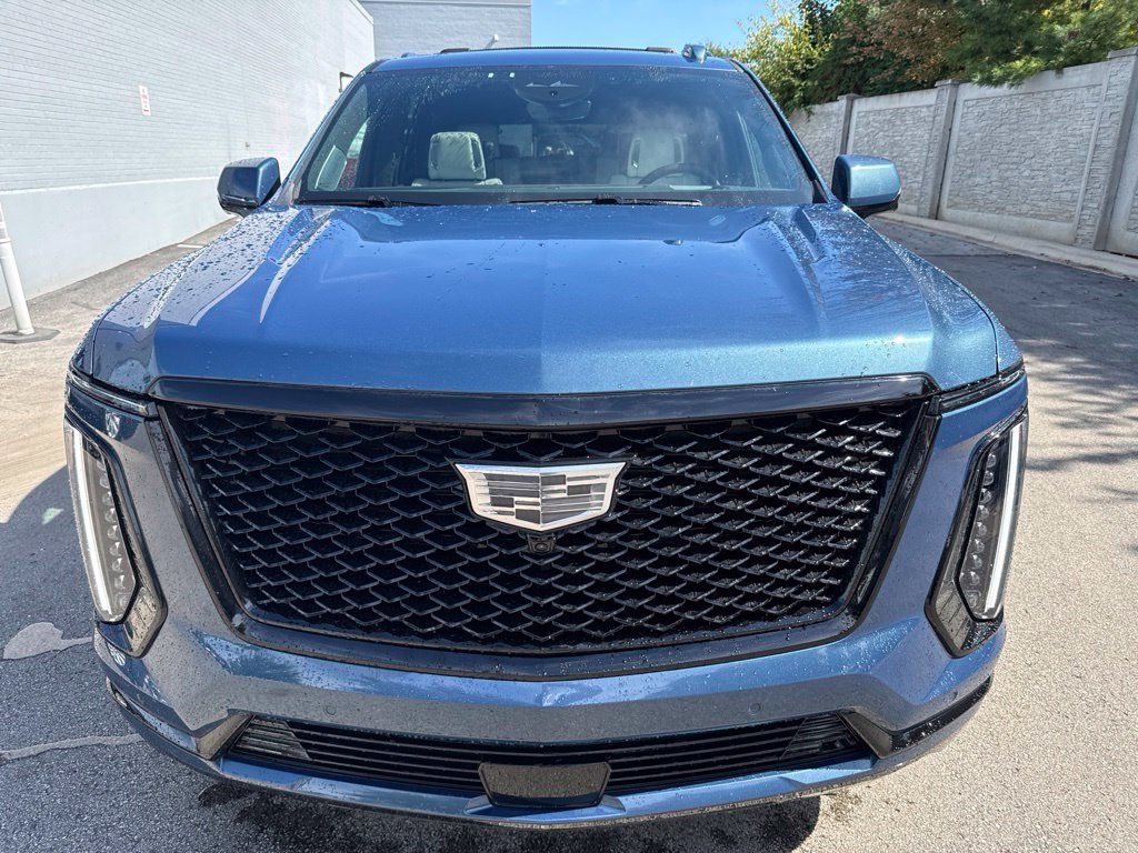 Used 2026 Cadillac Escalade ESV Platinum Sport w/ LPO, ONYX Package AWD/4WD image 9