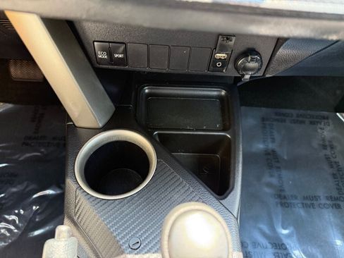 Used 2014 Toyota RAV4 LE AWD/4WD image 19
