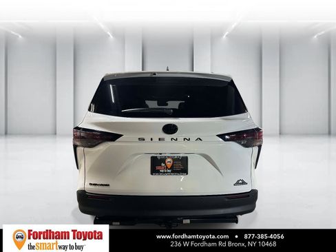 Used 2026 Toyota Sienna XLE Woodland Edition AWD/4WD image 5