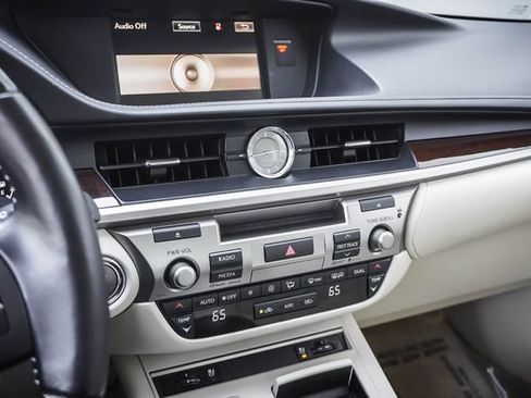 Used 2015 Lexus ES 350 w/ Premium Package FWD image 16