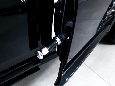 Used 2021 Rolls-Royce Cullinan Black Badge AWD/4WD image 25