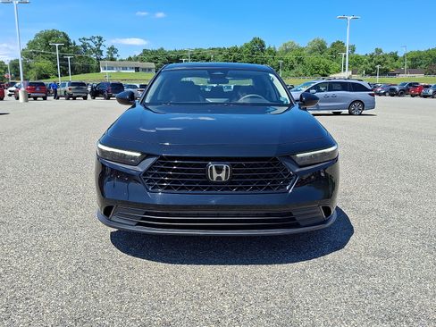 Used 2023 Honda Accord EX image 2
