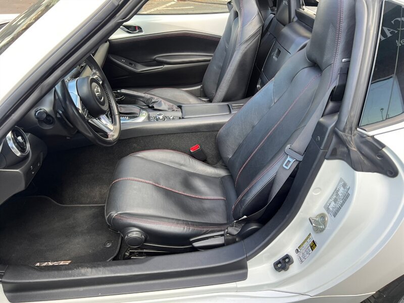 Used 2018 MAZDA MX-5 Miata RF Grand Touring RWD image 16