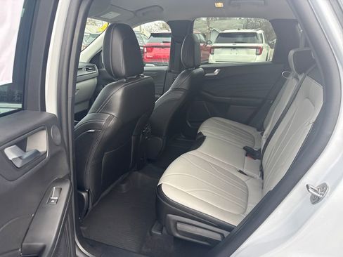 Used 2025 Ford Escape Platinum w/ Premium Technology Package image 16