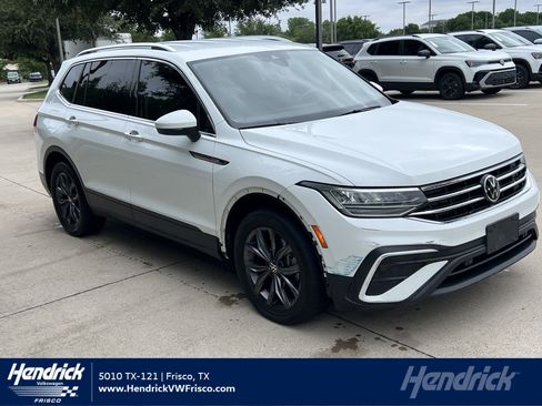 Used 2022 Volkswagen Tiguan SE FWD image 1