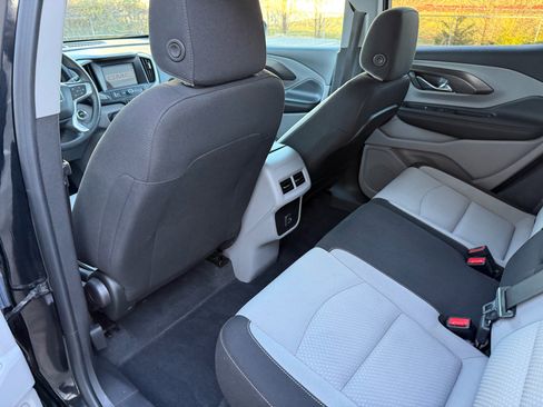 Used 2023 GMC Terrain SLE image 22