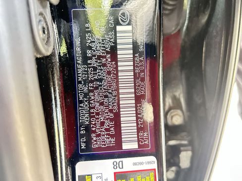 Used 2024 Lexus ES 350 w/ Premium Package FWD image 2