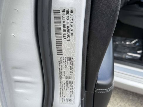 Used 2024 Dodge Durango SXT w/ SXT Blacktop Group AWD/4WD image 37