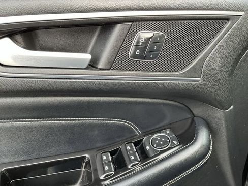 Used 2016 Ford Edge Titanium AWD/4WD image 17