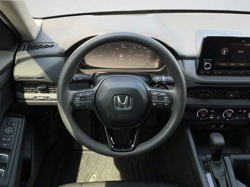 Used 2025 Honda Accord LX image 10