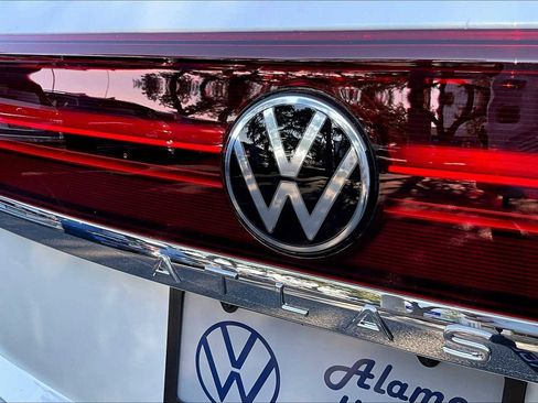 New 2026 Volkswagen Atlas Cross Sport SE FWD image 15