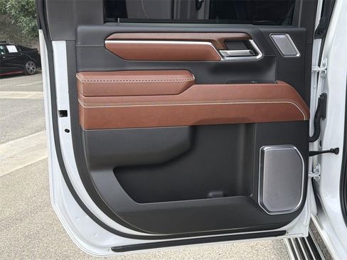 Used 2024 GMC Sierra 2500 Denali Ultimate image 24