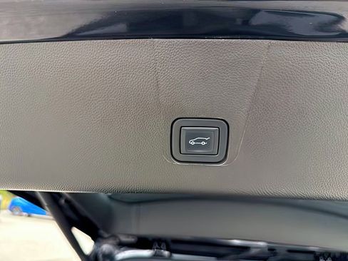 Used 2023 Chevrolet Traverse Premier w/ Redline Edition AWD/4WD image 23