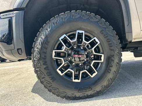 New 2026 GMC Sierra 2500 AT4X w/ LPO, Black Badging Package image 12